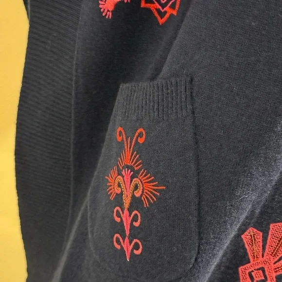 JOHNNY WAS
EMBROIDERED WOOL & CASHMERE
THE CLASSIC CAPE - Picture 12 of 15